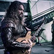 Jason Momoa uses 1 Mule product