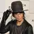See how Linda Perry uses Giannini Craviola 12