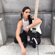 Liso Lee uses 5 Suhr products