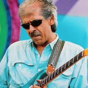 Jorge Santana uses 1 V-Picks product