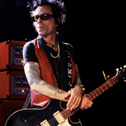 Earl Slick uses 1 Bedrock Amplification product