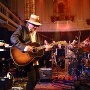 Gary Lucas