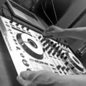 dj_oso