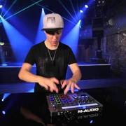Carl Rag uses 1 Reloop product