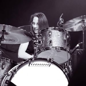 amy_drums