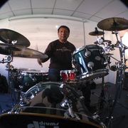 Alex Acuña, member of Tolú