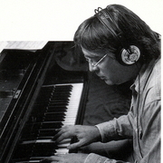 Warren Bernhardt uses 2 Steinway & Sons products