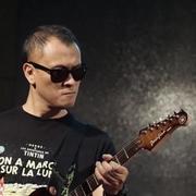 Andra Ramadhan uses 3 DR Strings products