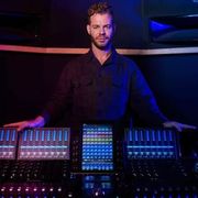 Jeff Ellis uses 3 Pyle products