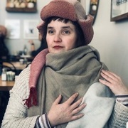 Cynthia Hopkins, member of Gloria Deluxe