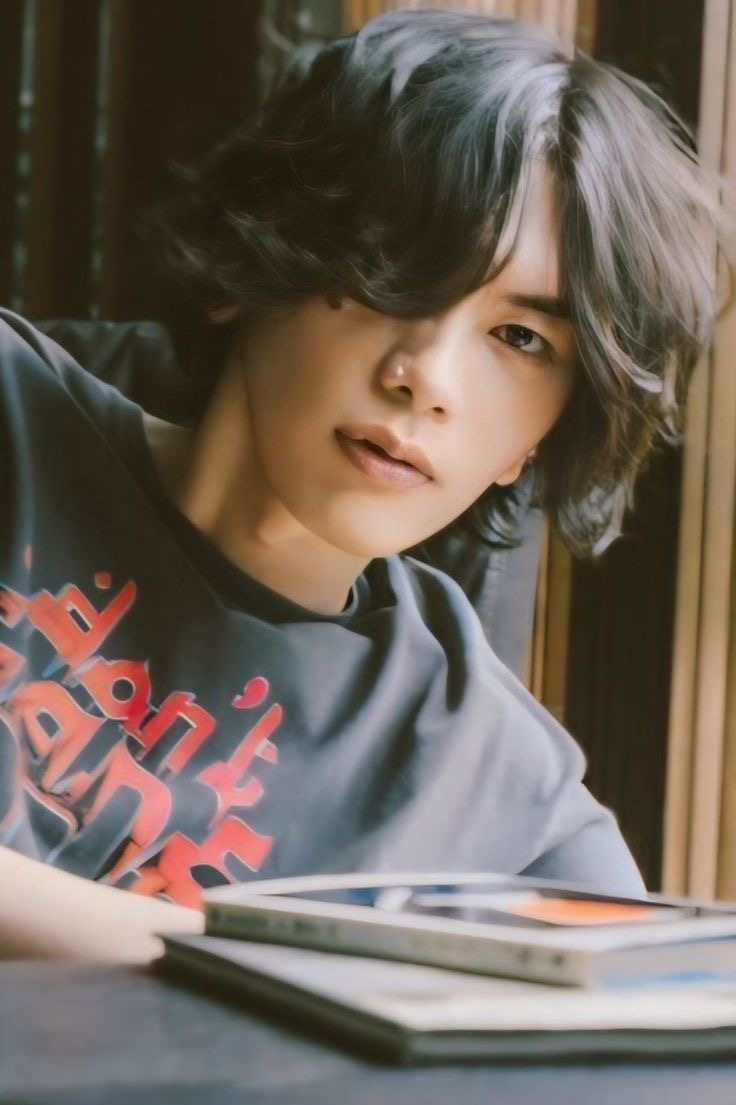 Kenshi Yonezu | Equipboard