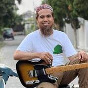 Salman al-Jugjawy uses 1 Tanglewood product