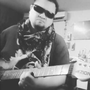 Aria Baron uses 1 Tortuga Effects product