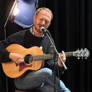 Mart Boumans uses 1 Moen product