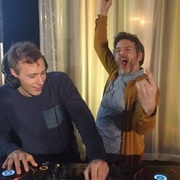 DJ 4t4