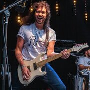 Dagan Wilkin uses 1 Valeton product