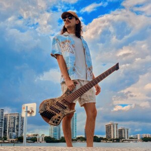 mannymodronobass