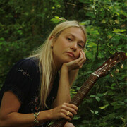 Molly Rose, member of The Dixielanders