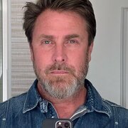 Brent Stirton uses 1 Fujifilm product