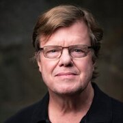 Joe McNally uses 16 Nikon products