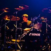 Aaron Harris uses 2 Sonor products