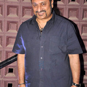 Lesle Lewis