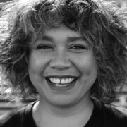 Lisa Tomlins