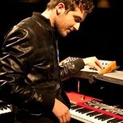 Nicolas Jaar uses 1 4ms product