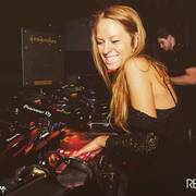 Nora En Pure