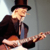 See how Johnny Winter uses Gibson Super 400