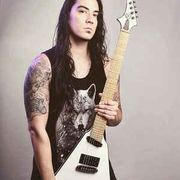 Aaron Homma uses 8 Seymour Duncan products
