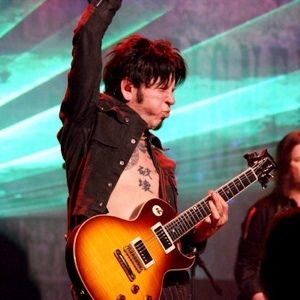 Tracii Guns | Equipboard